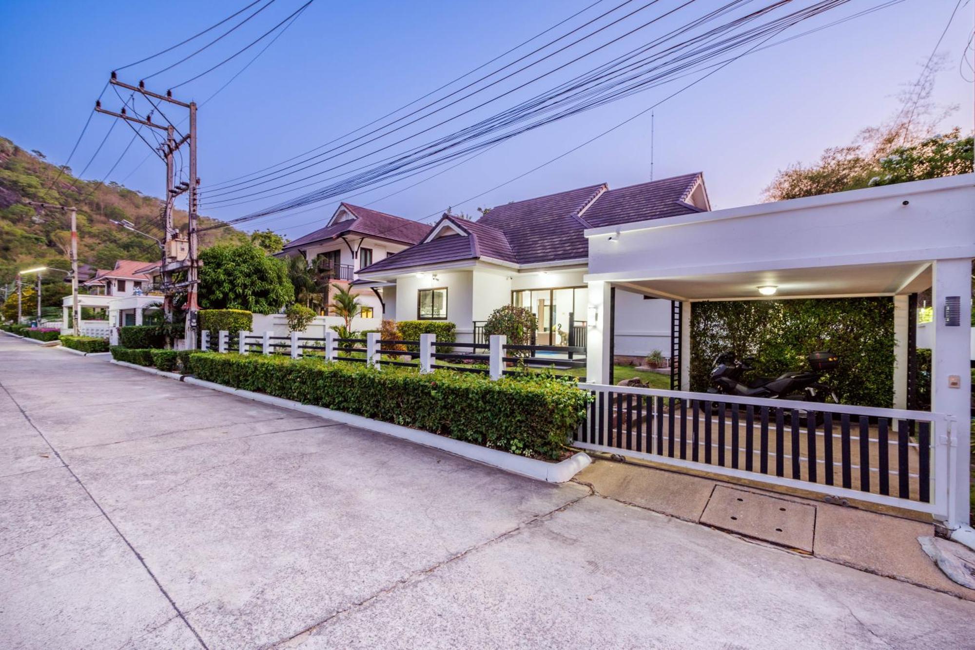 Holiday home The Heights 1 Soi Village The Heights 1, Hin Lek Fai Subdistrict, District, Prachuap Khiri Khan 77110 Thailand