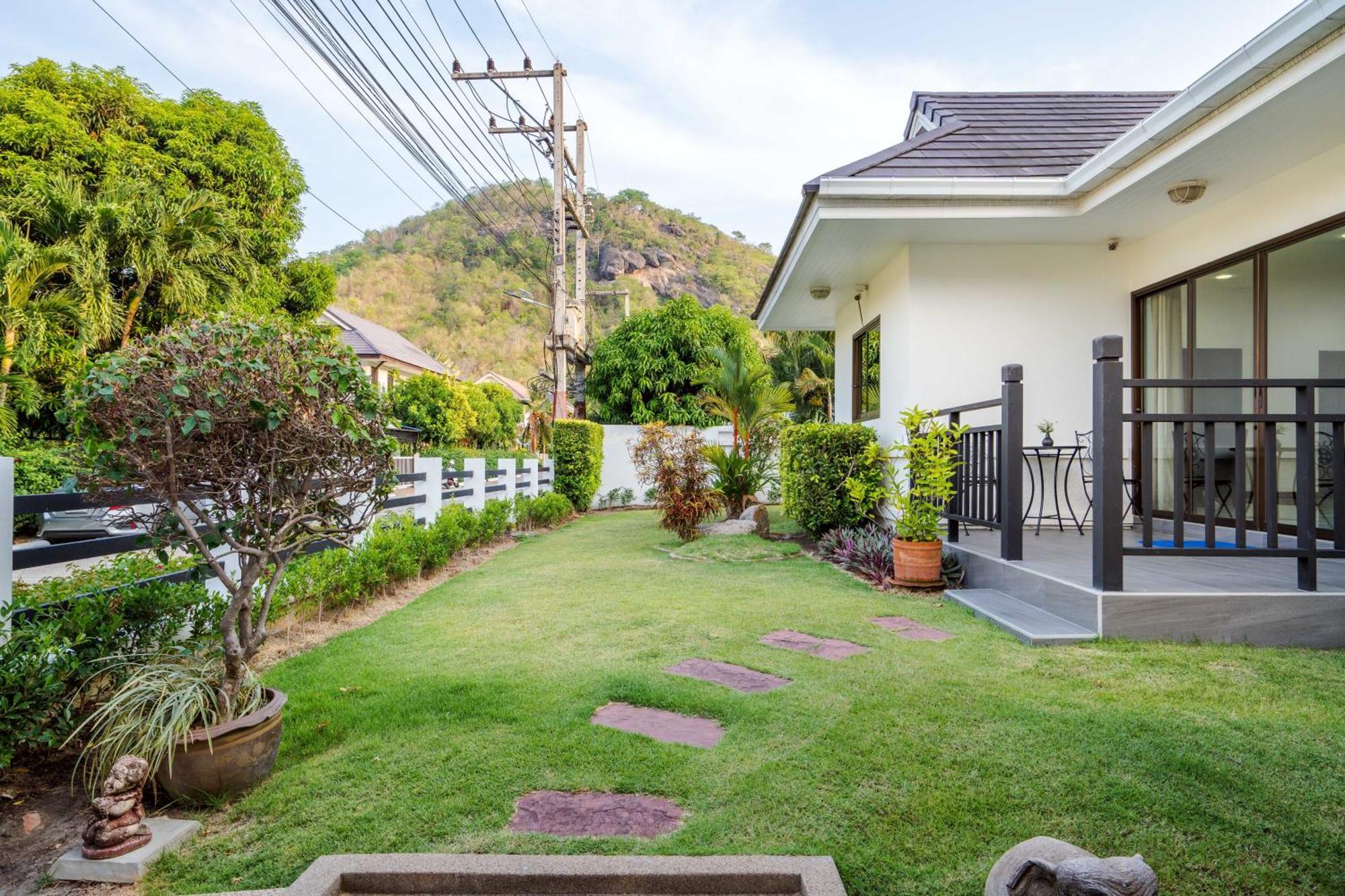 The Heights 1 Soi Village The Heights 1, Hin Lek Fai Subdistrict, District, Prachuap Khiri Khan 77110 Thailand Hua Hin