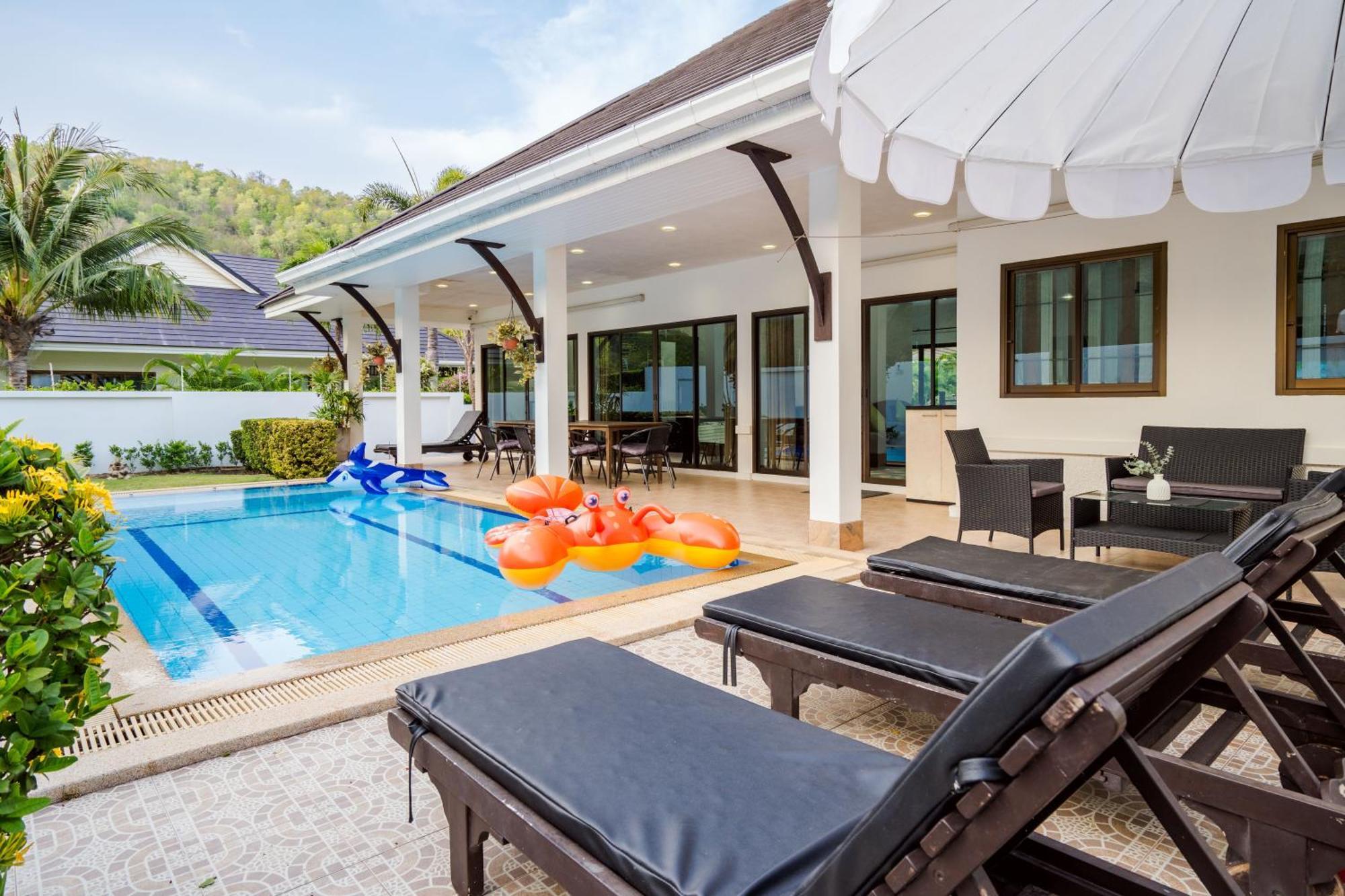 The Heights 1 Soi Village The Heights 1, Hin Lek Fai Subdistrict, District, Prachuap Khiri Khan 77110 Thailand