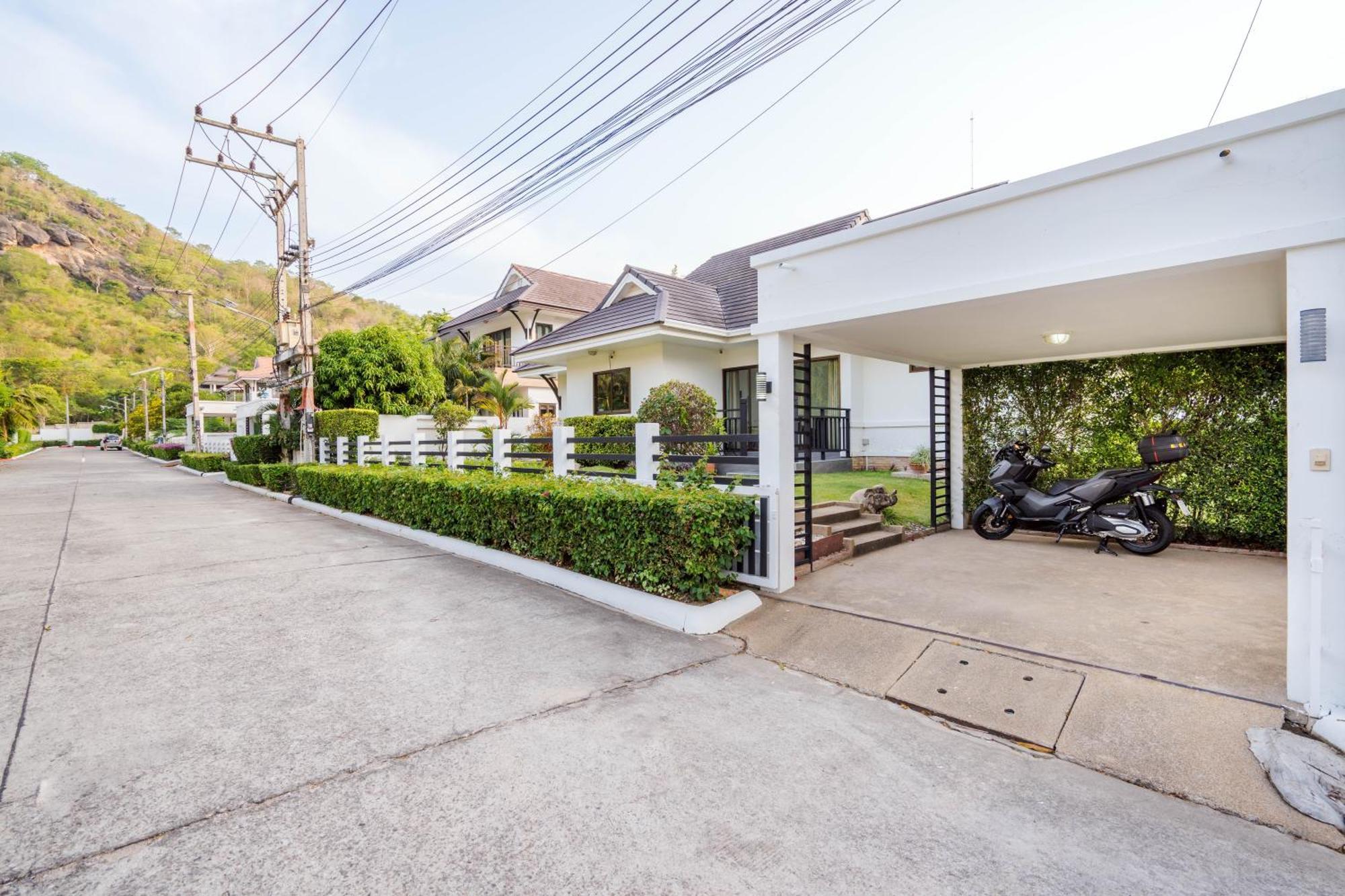 Holiday home The Heights 1 Soi Village The Heights 1, Hin Lek Fai Subdistrict, District, Prachuap Khiri Khan 77110 Thailand *