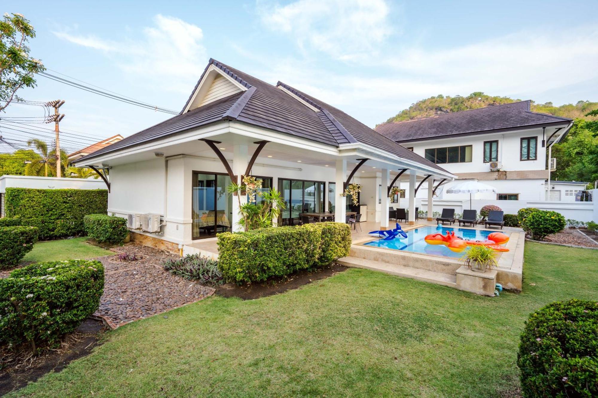 The Heights 1 Soi Village The Heights 1, Hin Lek Fai Subdistrict, District, Prachuap Khiri Khan 77110 Thailand Hua Hin
