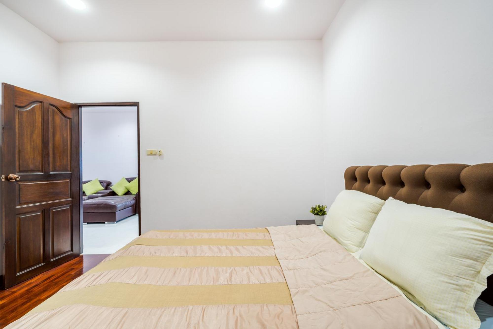 The Heights 1 Soi Village The Heights 1, Hin Lek Fai Subdistrict, District, Prachuap Khiri Khan 77110 Thailand