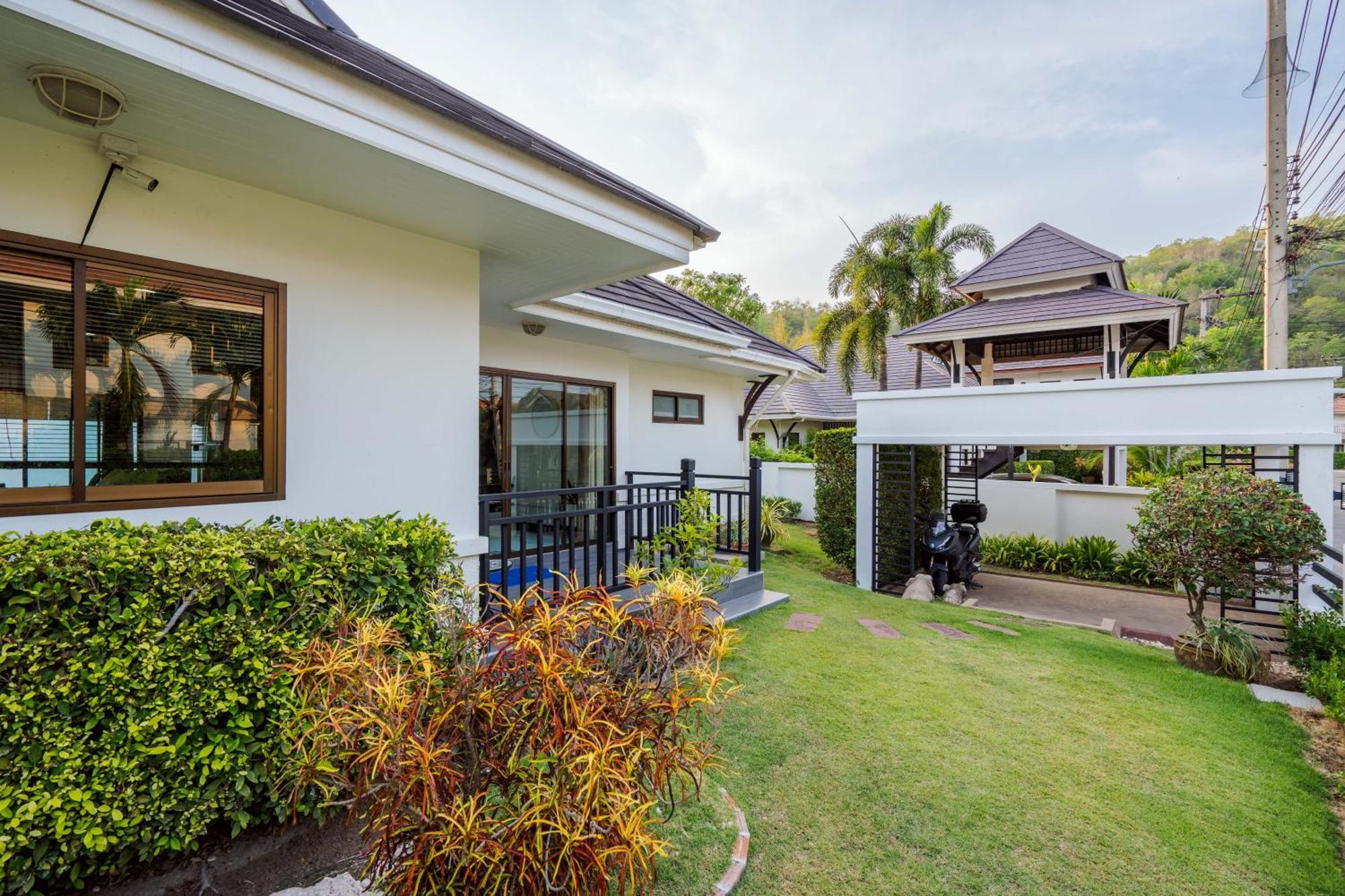 The Heights 1 Soi Village The Heights 1, Hin Lek Fai Subdistrict, District, Prachuap Khiri Khan 77110 Thailand