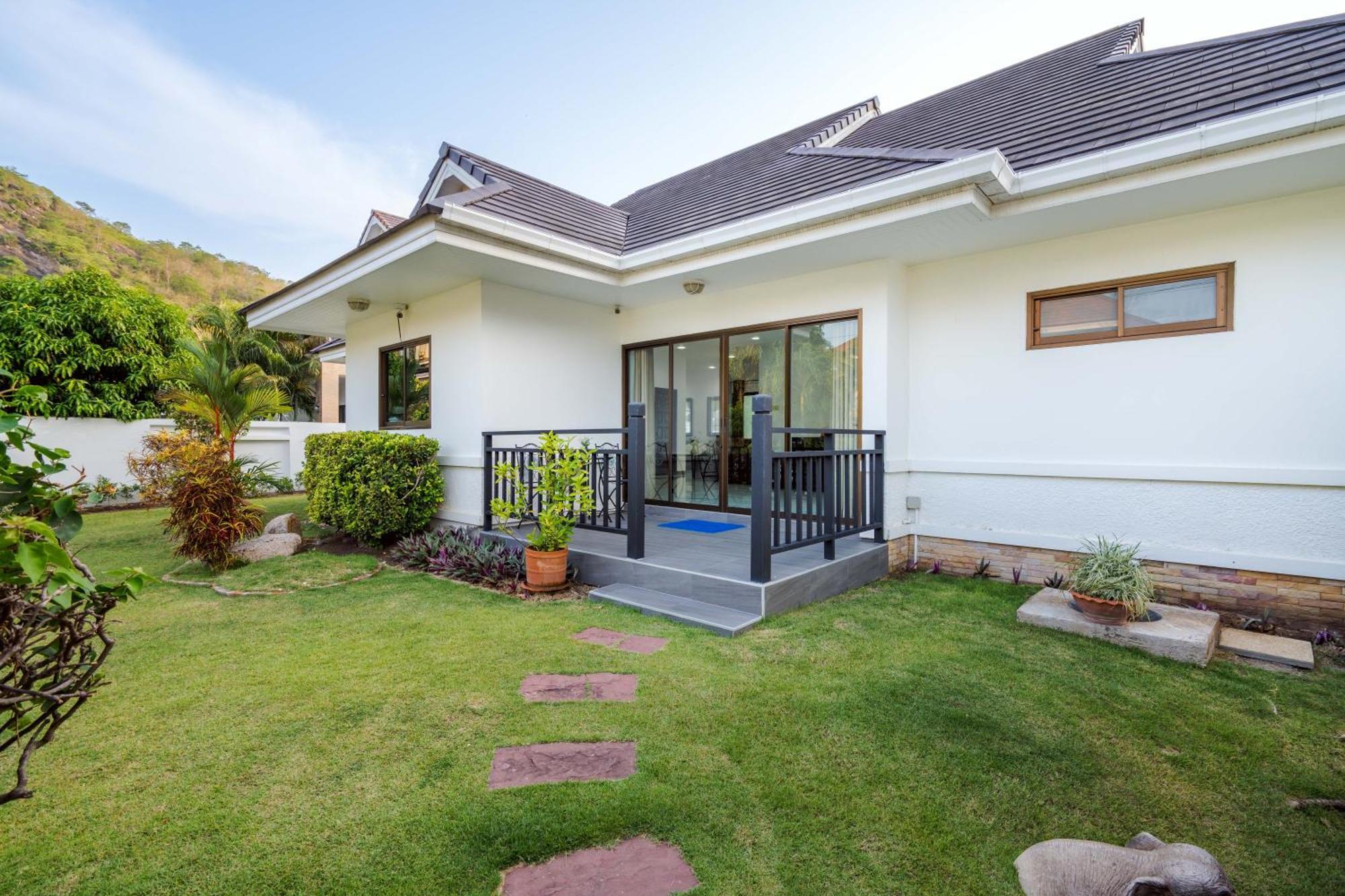 The Heights 1 Soi Village The Heights 1, Hin Lek Fai Subdistrict, District, Prachuap Khiri Khan 77110 Thailand Hua Hin